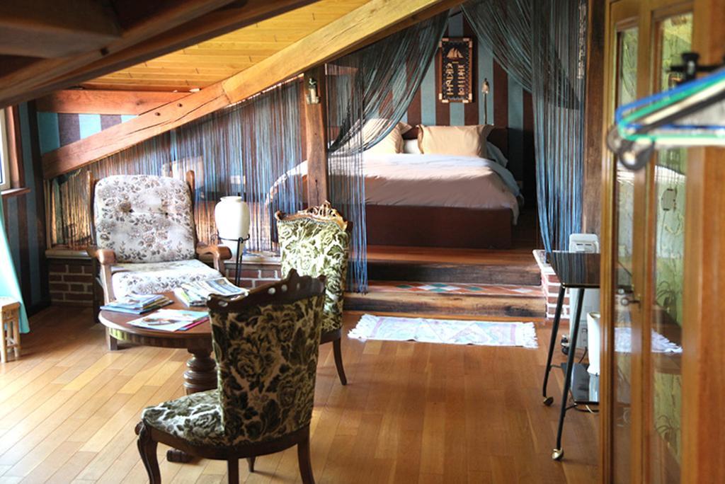 La Citadelle D'Hututu Bed & Breakfast Avesnes-sur-Helpe Ruang foto